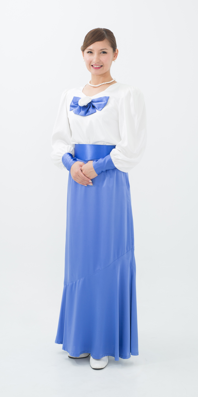 フォーマルドレス（白ブラウス・青ロングスカート）